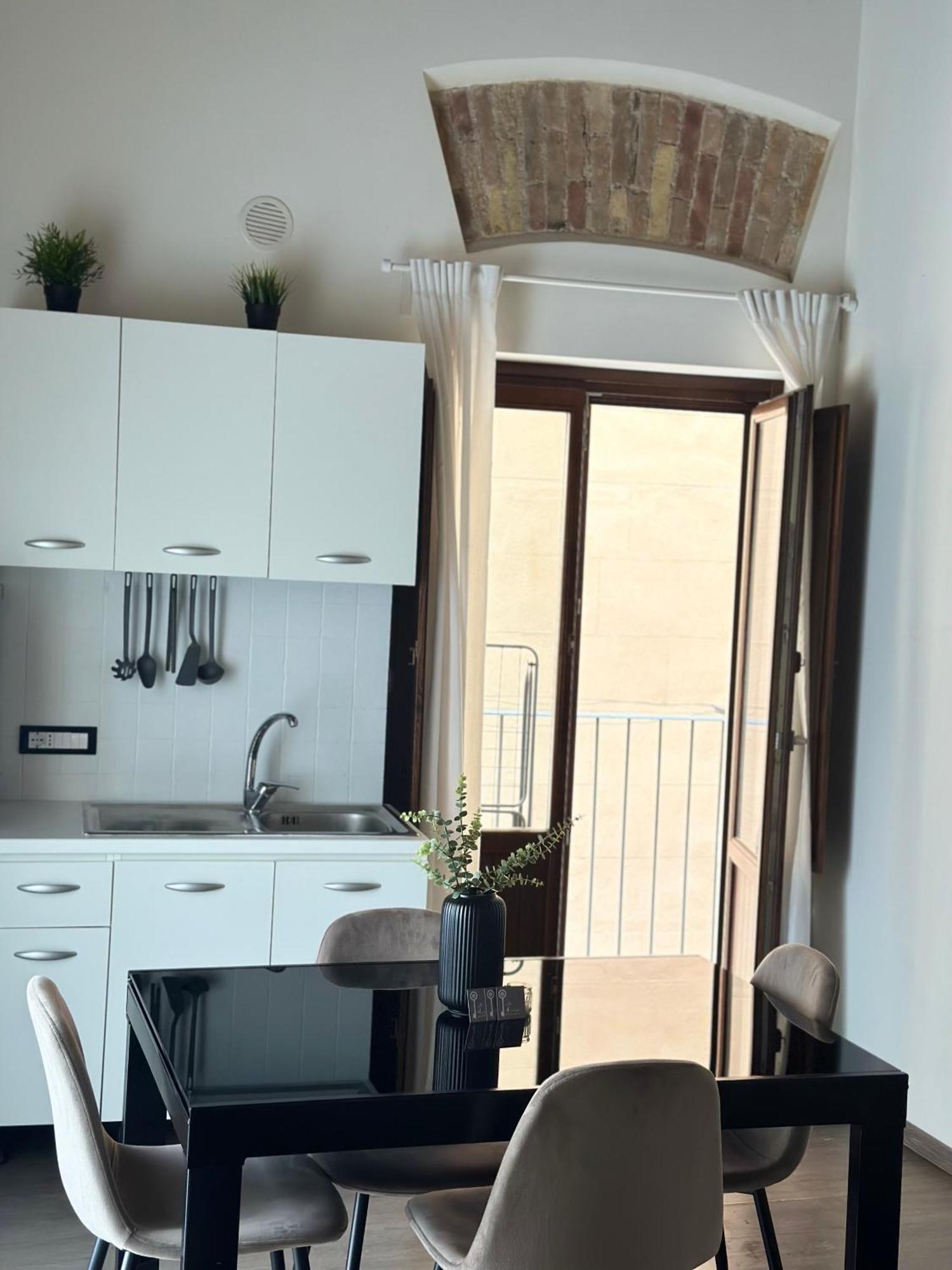 Le Quattro Chiavi Apartment Palermo Bagian luar foto